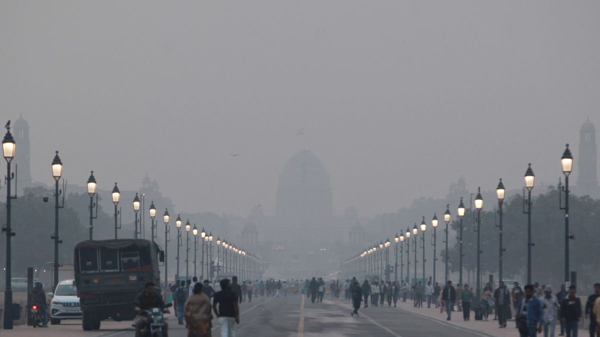 weather update cold wave alert in up bihar delhi and other 7 states ditwah cyclone impact in south india