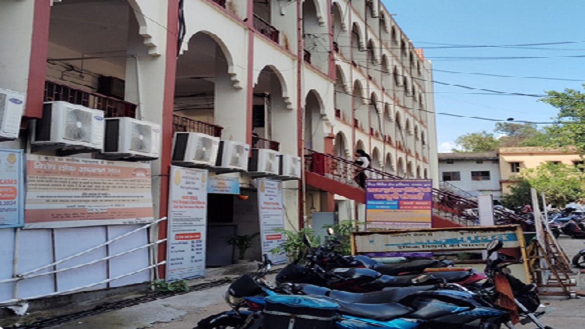 parking dispute dhanbad court lawyers vs sadar hospital management