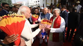 राज्यपाल का स्वागत करते विस अध्यक्ष डॉ. प्रेम कुमार, साथ में सीएम नीतीश कुमार। जागरण