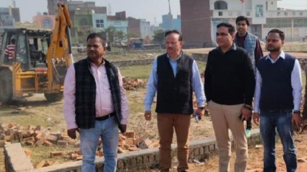 illegal plotting on 30 bigha land in tundla demolished