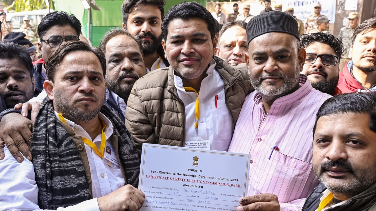 aifb surprises everyone in delhi mcd byelection mohammad imran wins chandni mahal seat