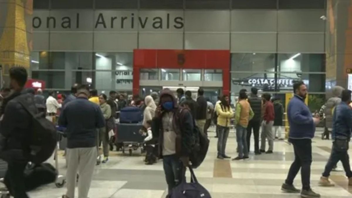 global airport chaos microsoft windows glitch causes flight delays