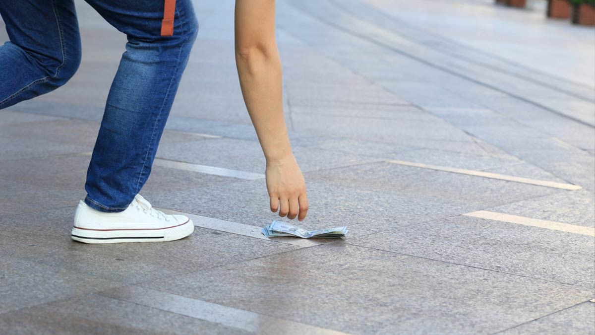 chandoli thieves steal 3 lakh using distraction tactic