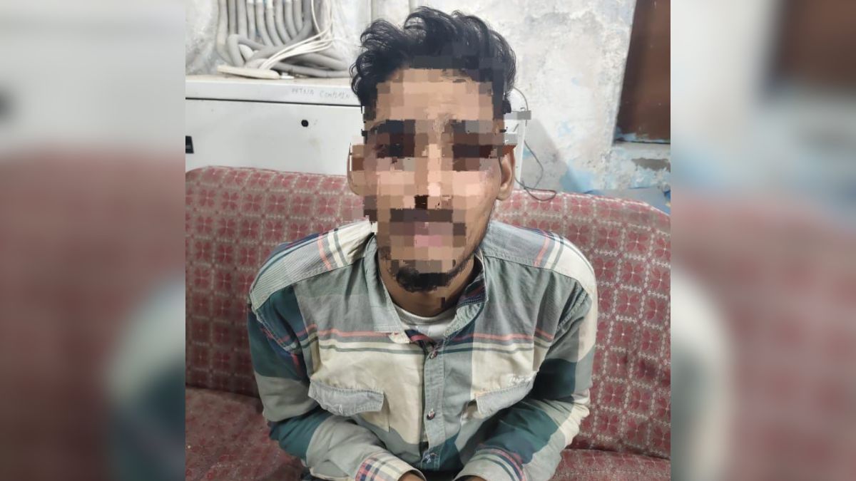 purnia police arrested knifewielding thief stealing by keeping pen in pocket