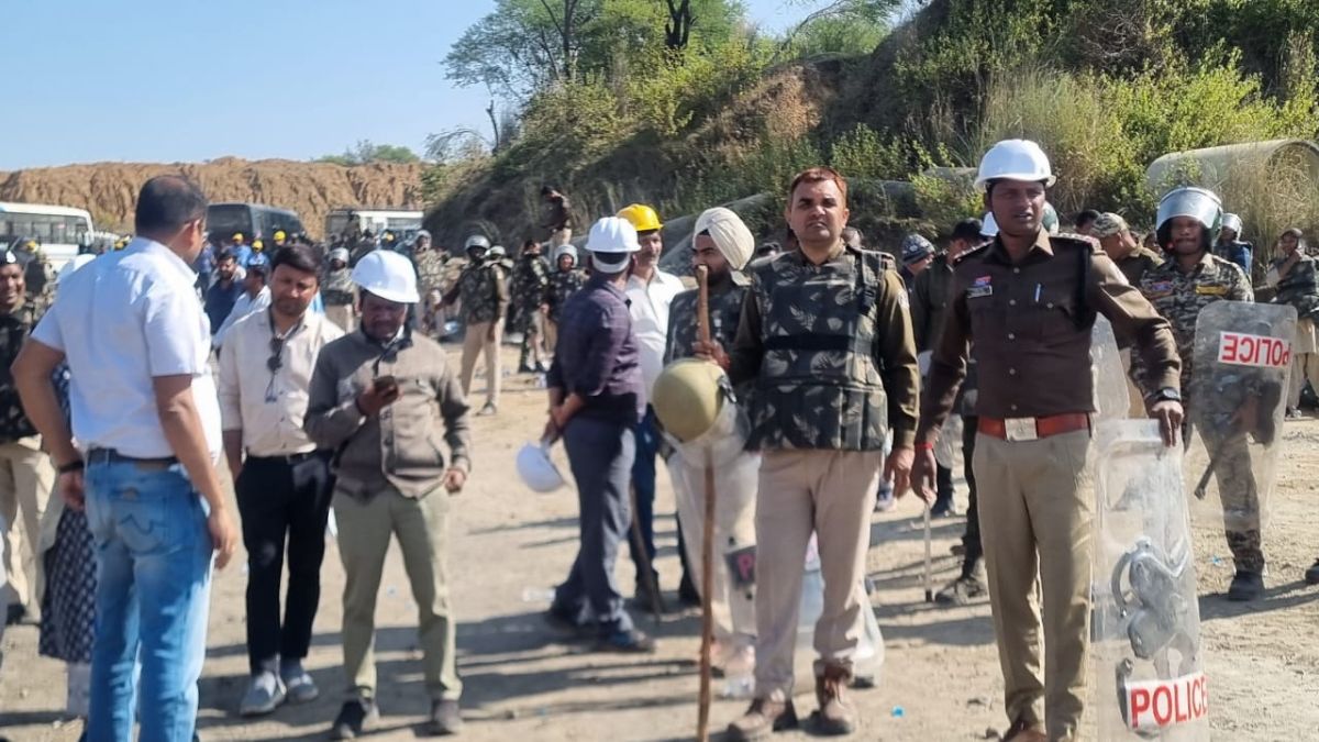 clash over secl amara mine expansion villagers and police injured