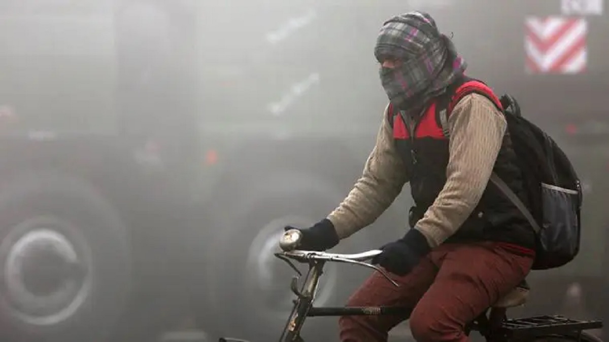 cyclone ditwah weakens cold wave alert in dhanbad bokaro jharkhand