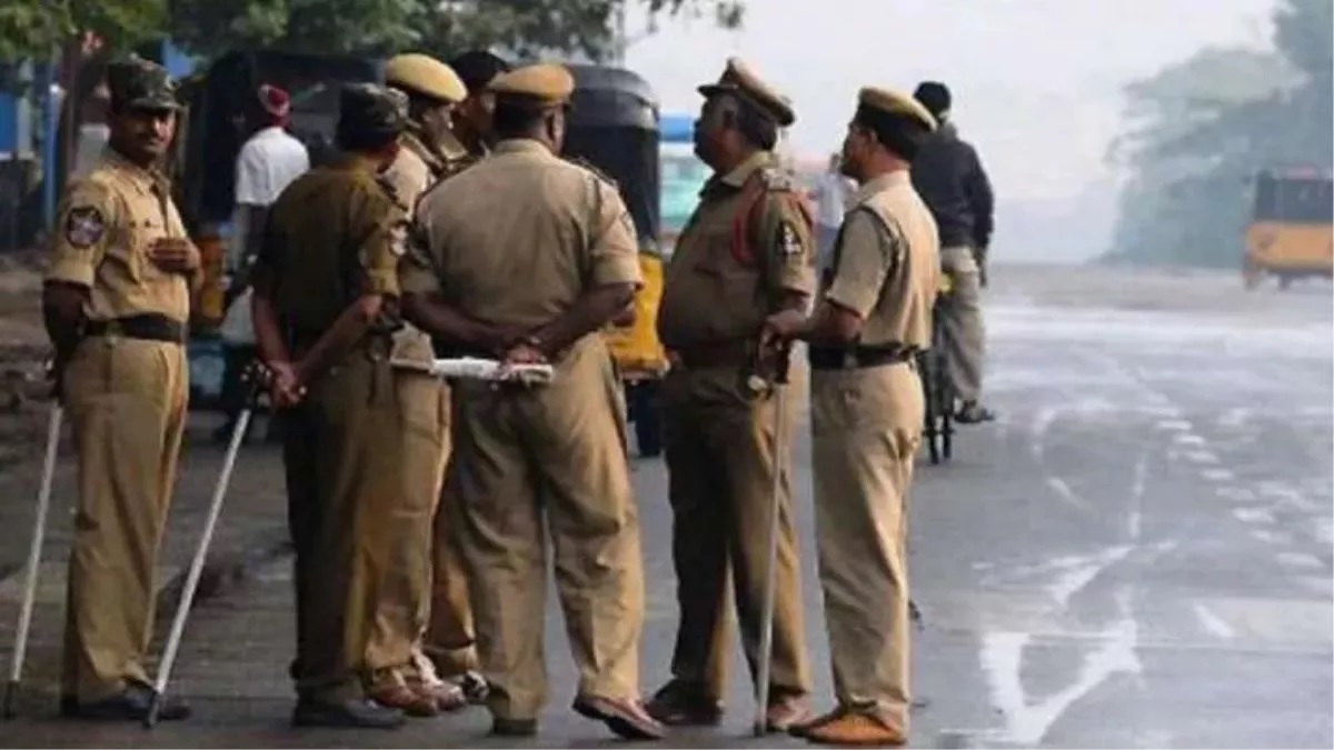 police assault in hamirpur 19 named others booked for rioting