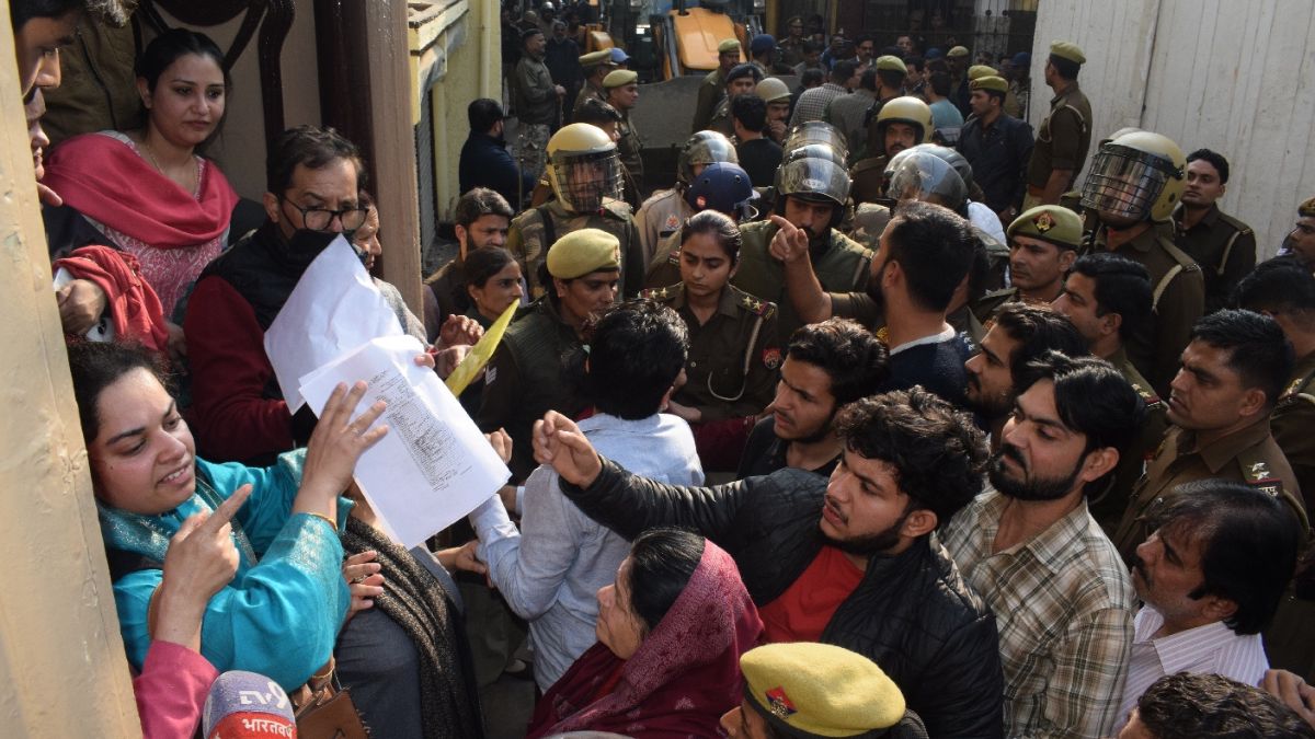 bareilly sept26 violence yogis bulldozers strike illegal constructions economic injury rioters bda action