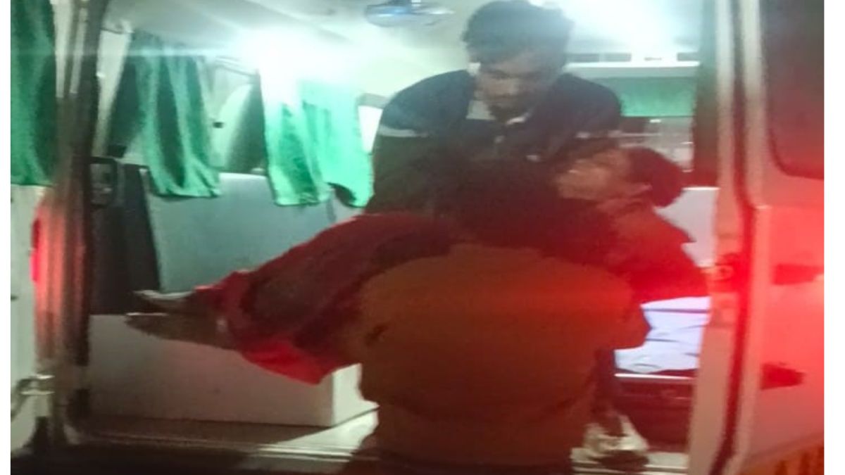health crisis no stretcher ambulance injured man carries woman trauma center shahjahanpur up