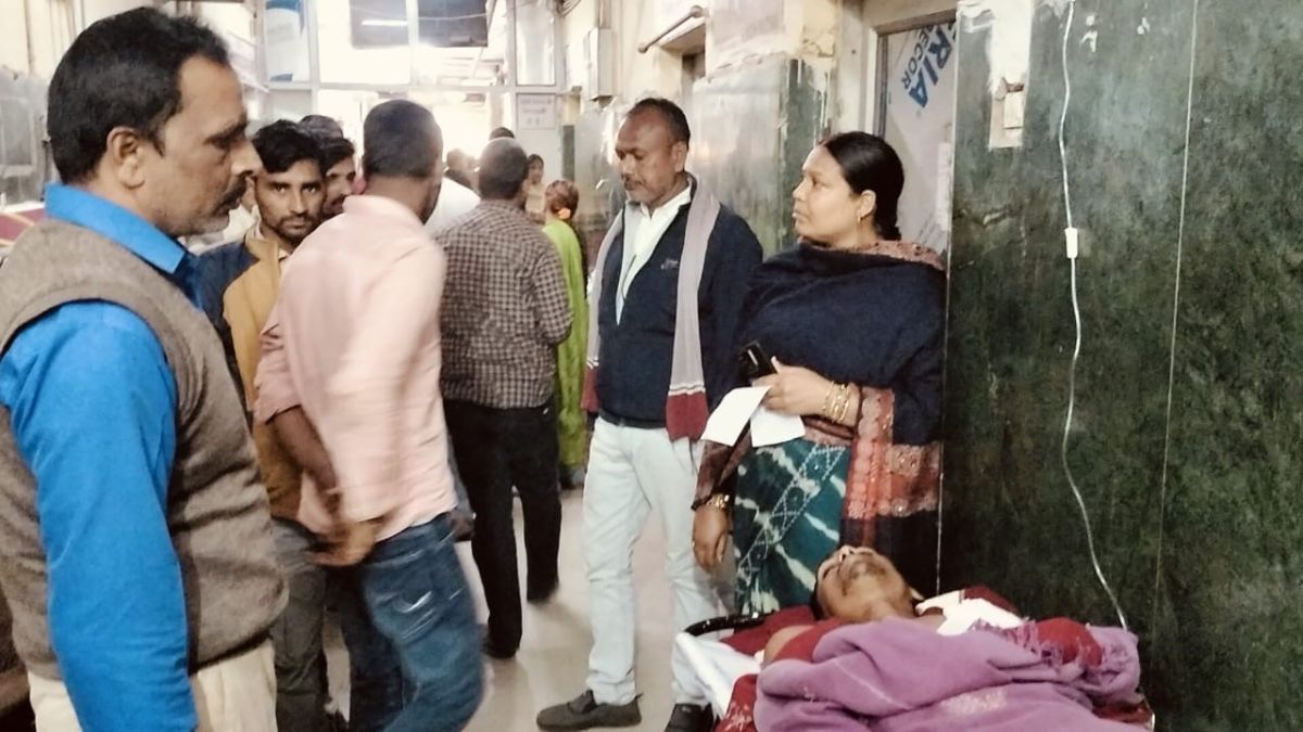 clash over old dispute stone pelting and firing reported in patna city