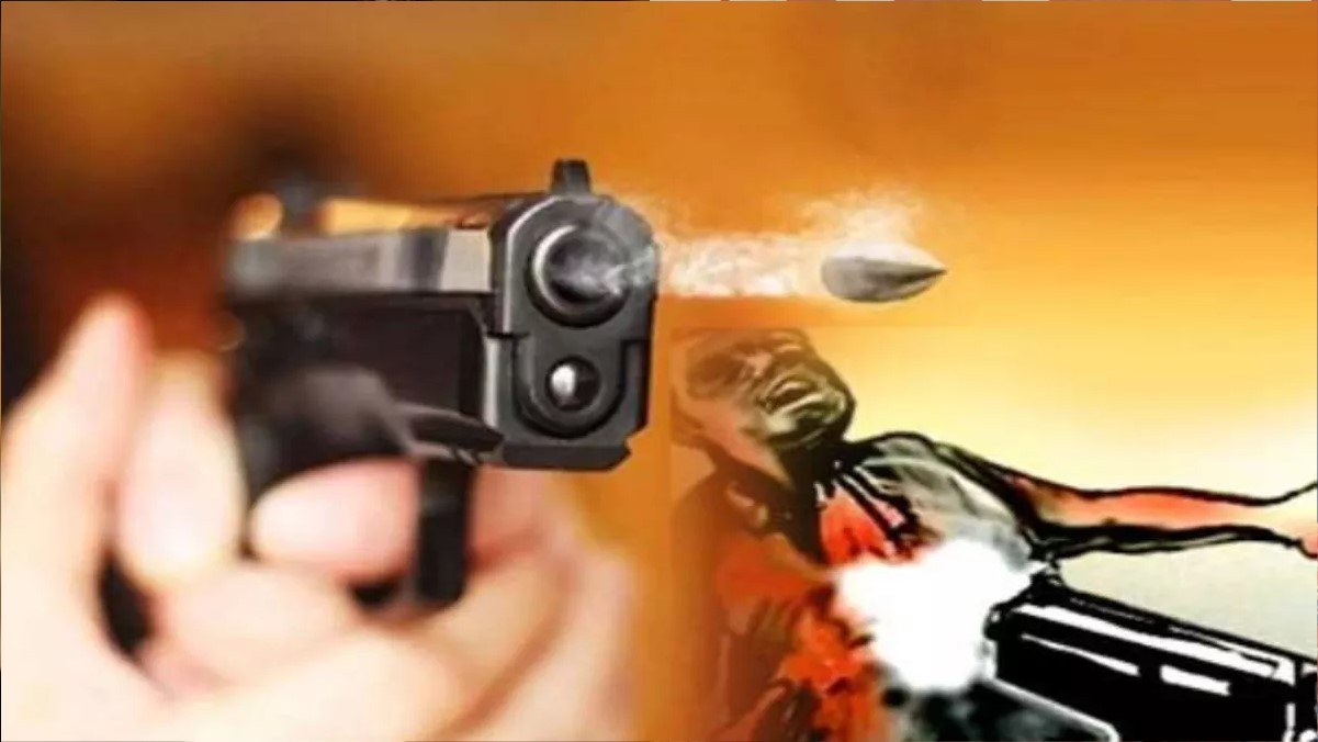 a cash van guard gun fired in azamgarh killing one person and absconding with the cash van guard