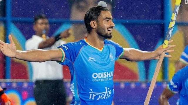 https://www.jagranimages.com/images/2025/12/03/article/image/manmeet-1764761927247.jpg