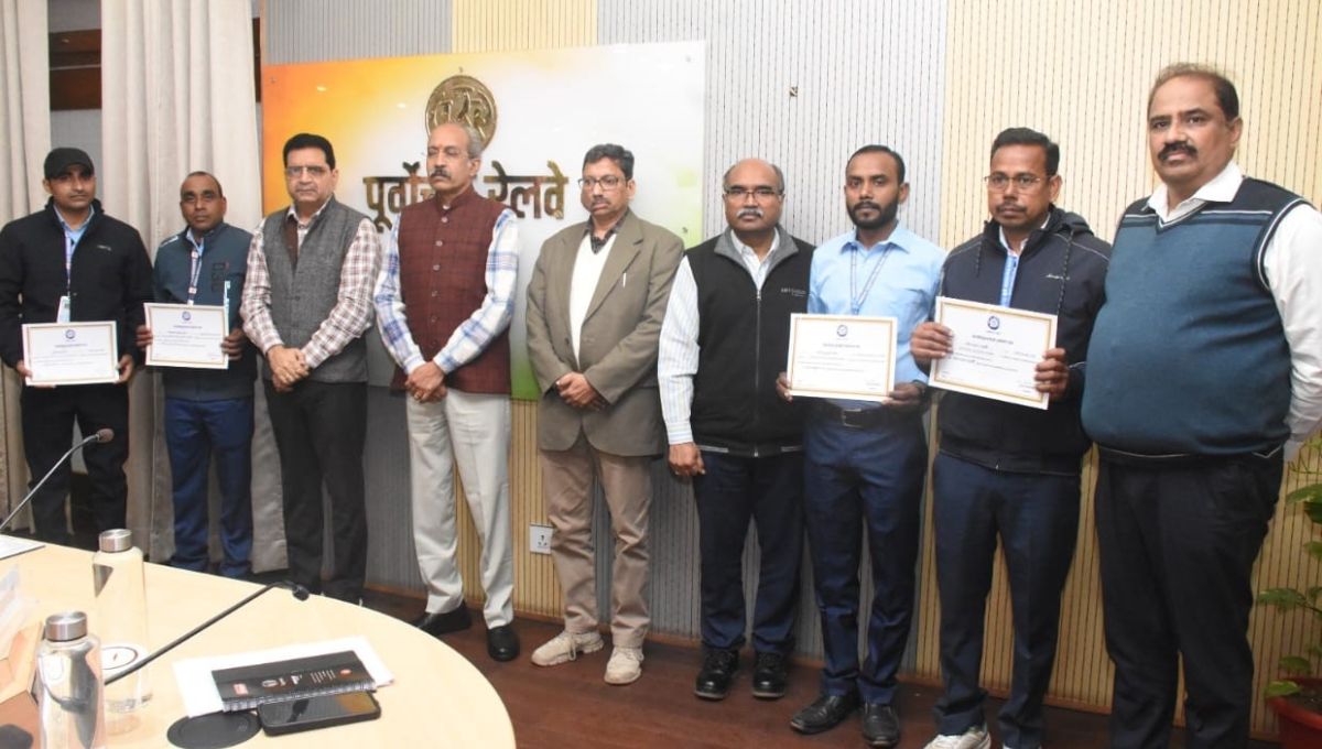 train accident averted due to alert loco pilots railway rewarded