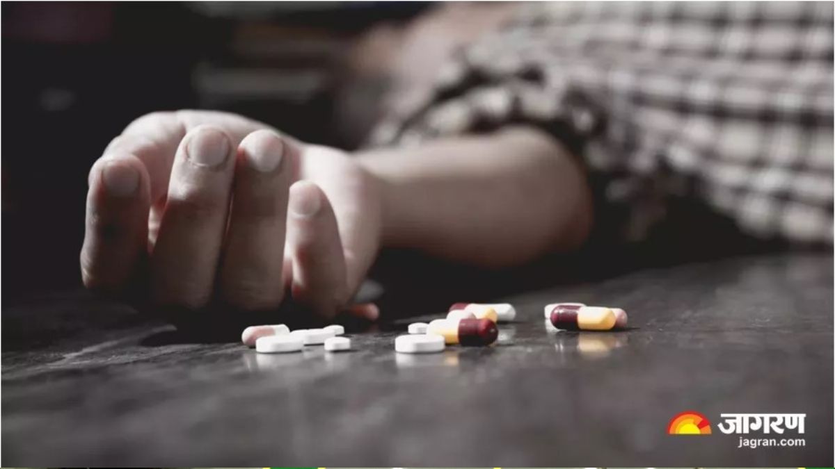 couple consumes poison wife dies and husband critical hathras latest news