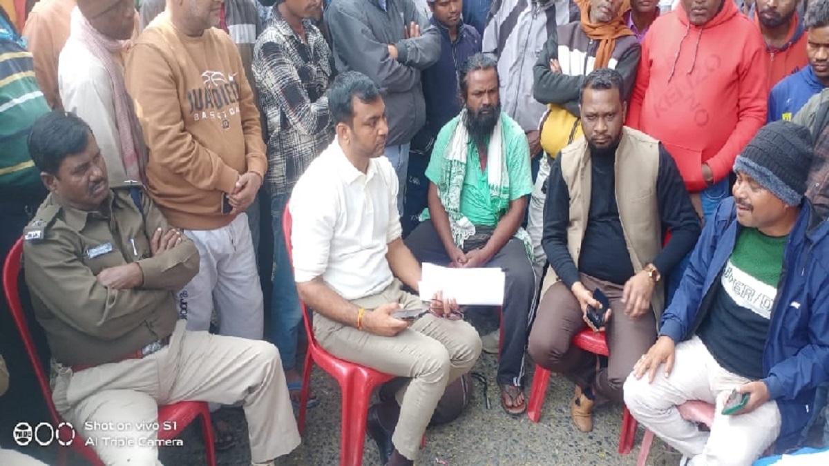 ucil jadugora contract workers protest neglect of locals work disrupted