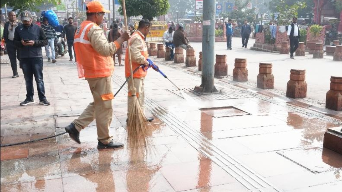 ring road delhi to undergo jet washing to combat dust pollution