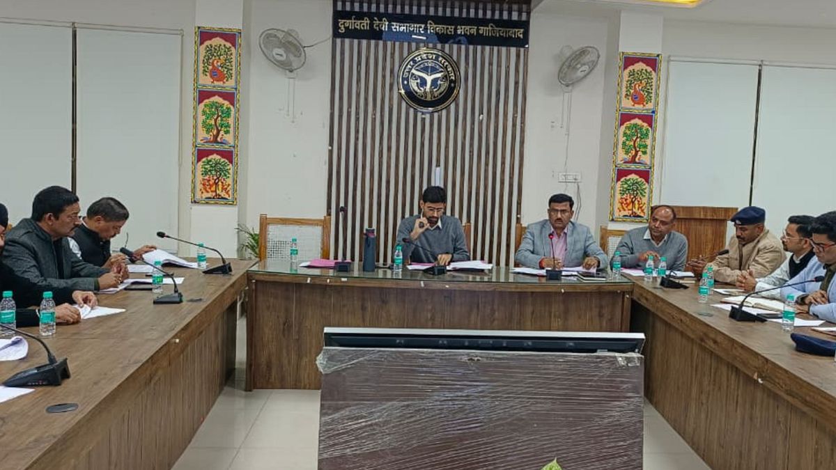 ghaziabad industrial area entrepreneurs upset over lack of waste removal