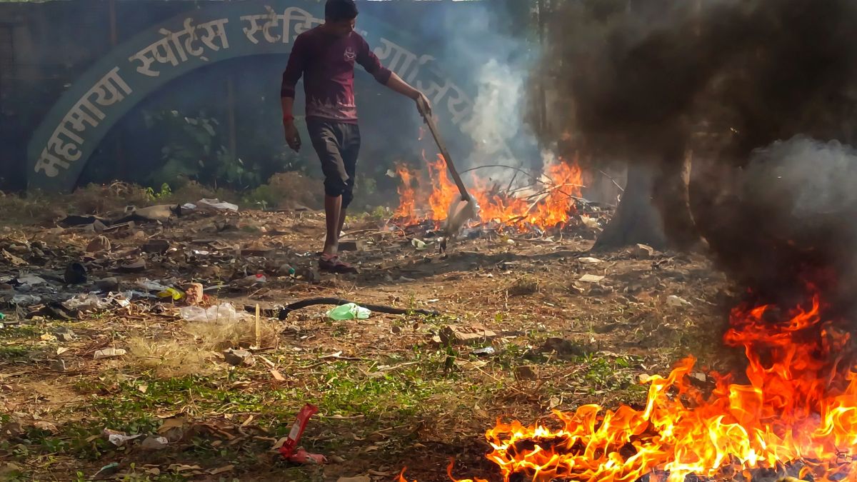 ghaziabad air quality aqi fluctuates with wind speed pollution report