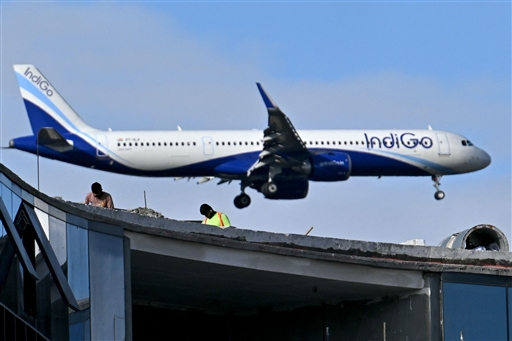 indigo flights cancelled chaos at airports dgca meeting