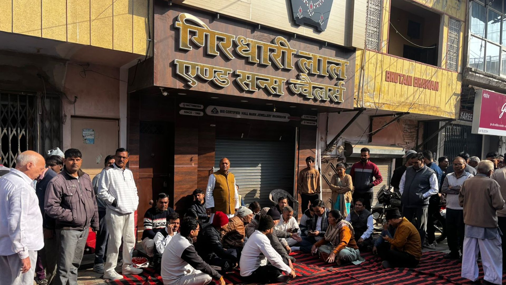 ghaziabad jeweler murdered in modinagar investigation underway