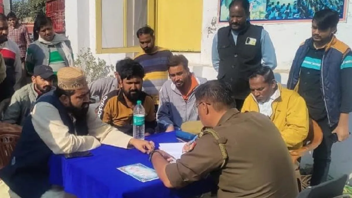 रंगदारी मांगने का विरोध करने पर शहर काजी पर बोला हमला, विरोध में दुकानें रखी गईं बंद
