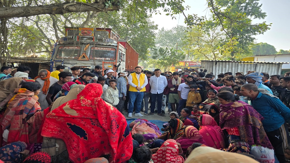 muzaffarpur tractor accident man dies family protests driver release