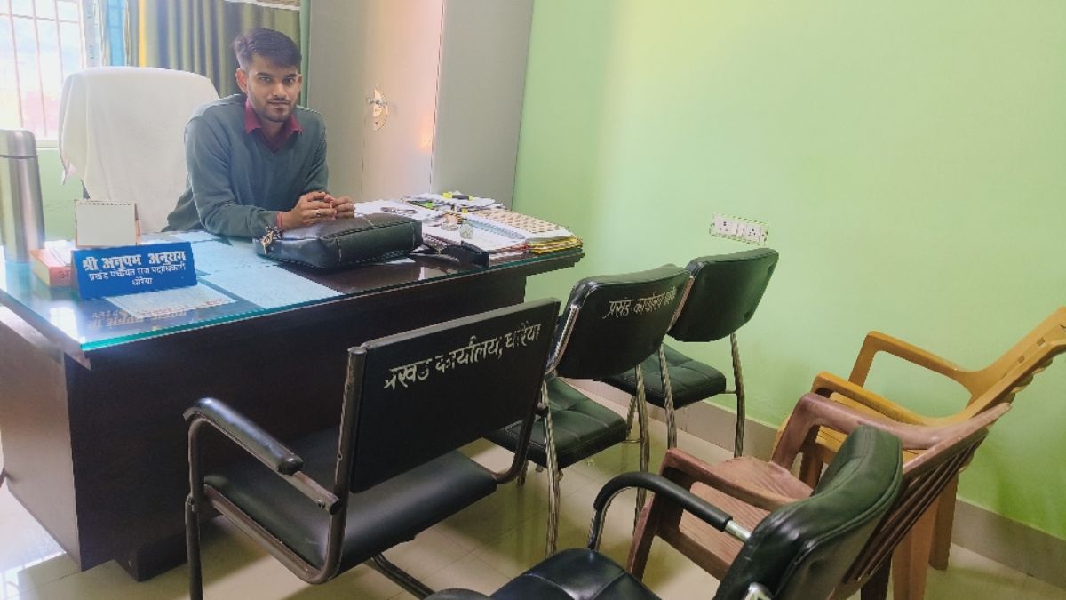 government offices in bihar open late despite new government