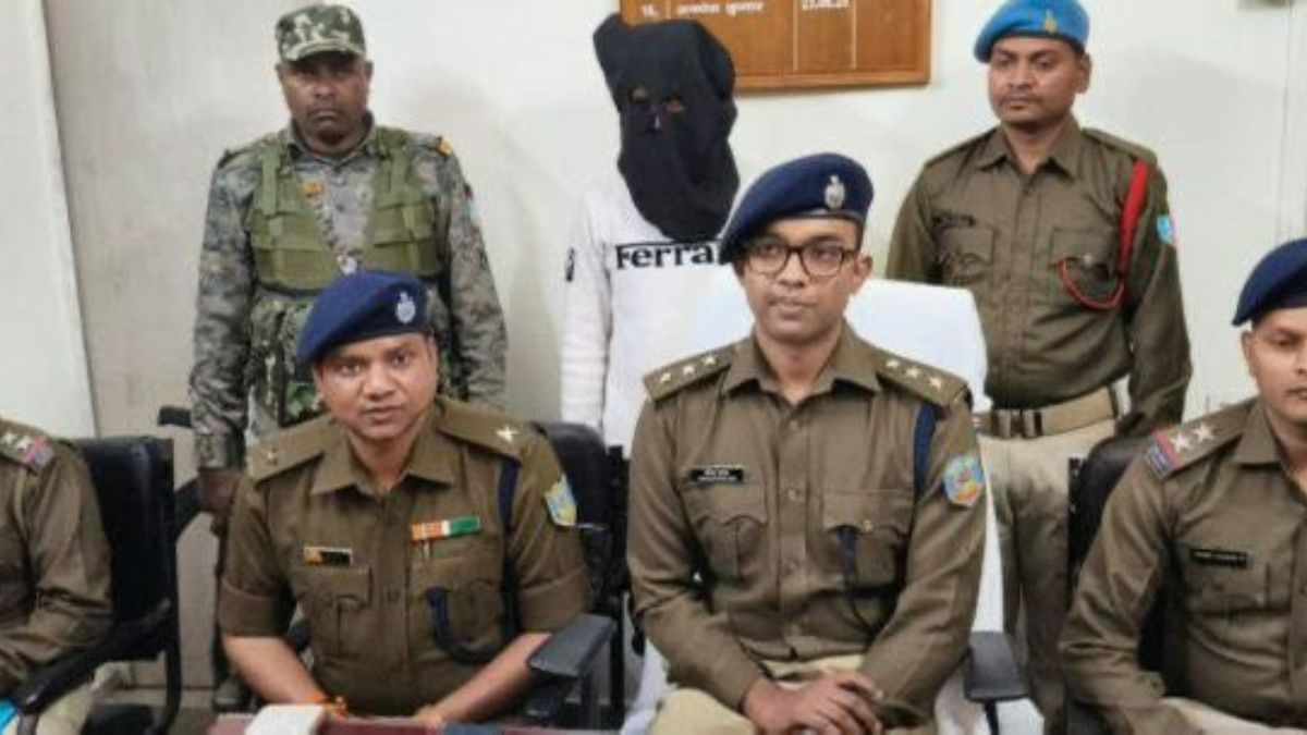 chakradharpur police seizes brown sugar youth arrested