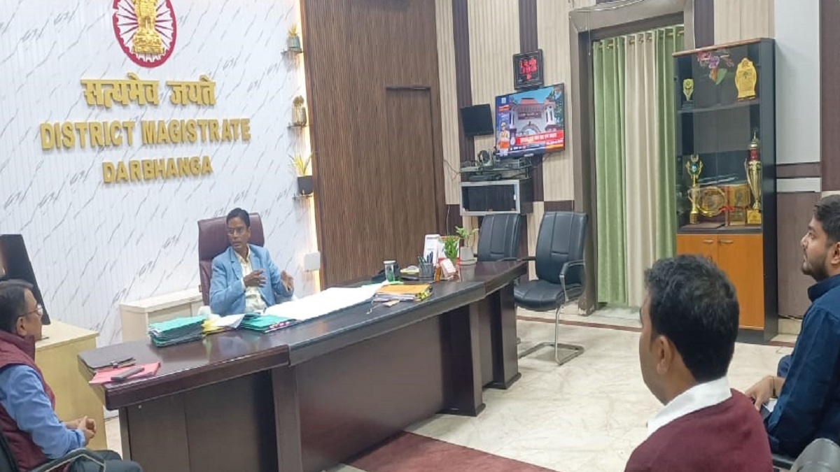 the process of converting the shobhan to ekmi ghat road into a four lane road has begun in darbhanga