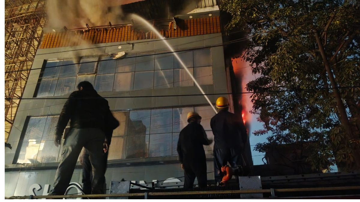 ghaziabad shoe showroom fire major blaze erupts firefighters respond