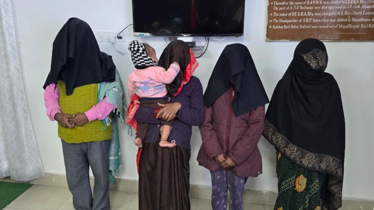 hajipur railway station child recovered six arrested in kidnapping case