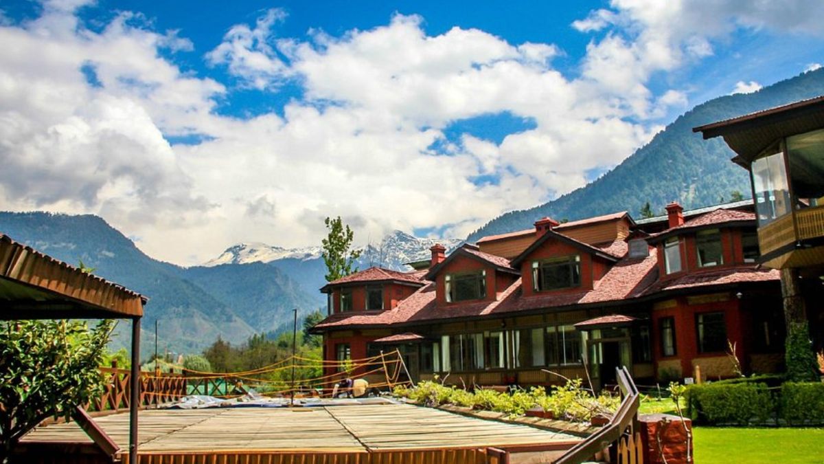 police action against hotel owner pahalgam failing to provide information about accommodation foreign tourists