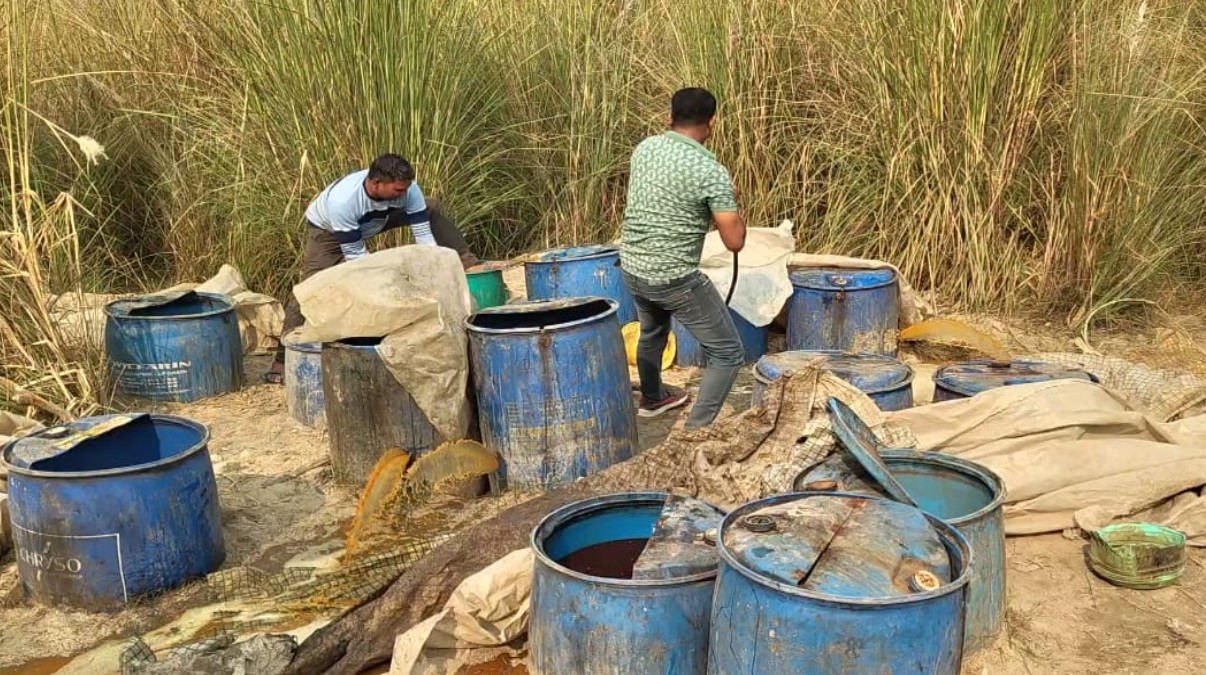 ballia police busts illegal liquor operation destroys 40000 liters