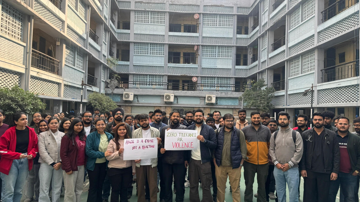 safdarjung hospital doctors strike over resident misconduct