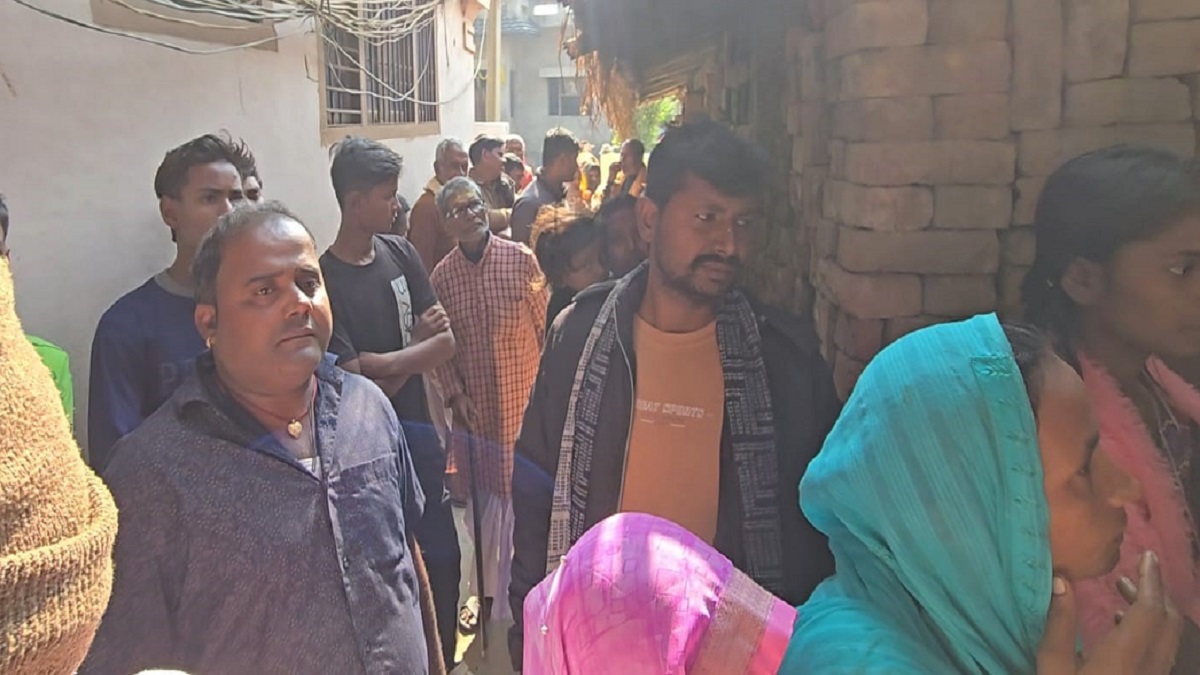 woman body found in suspicious condition in samastipur singhia murder alleged