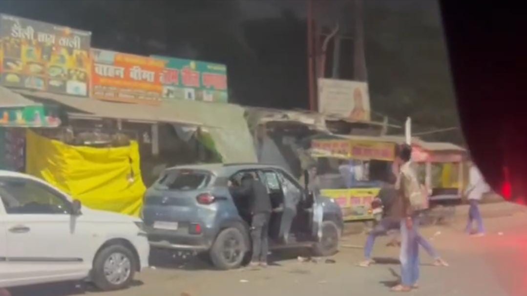 viral video car vandalized with sticks police investigate