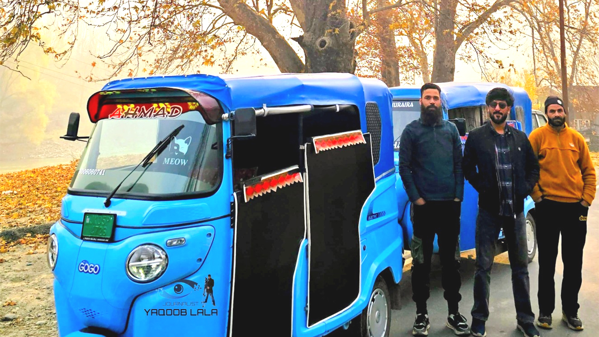 free night erickshaw service for patients in baramulla