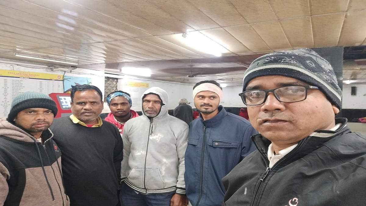 jharkhand workers return home from cameroon after wage issues