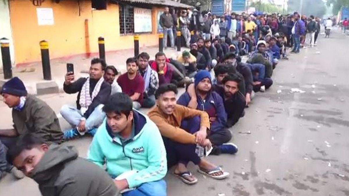 cuttack cricket fever fans queue all night for india vs south africa t20 tickets