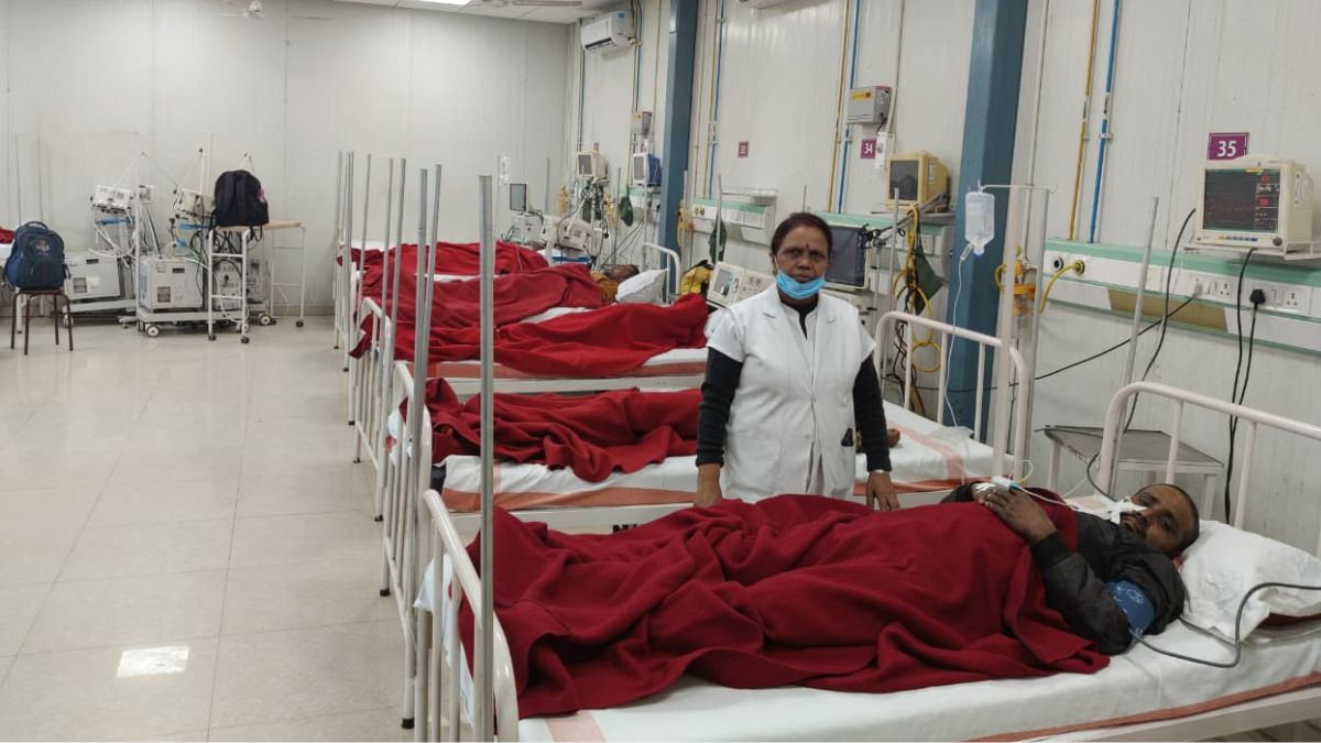 bihar news scorpio collided with a school bus parked on the roadside in muzaffarpur