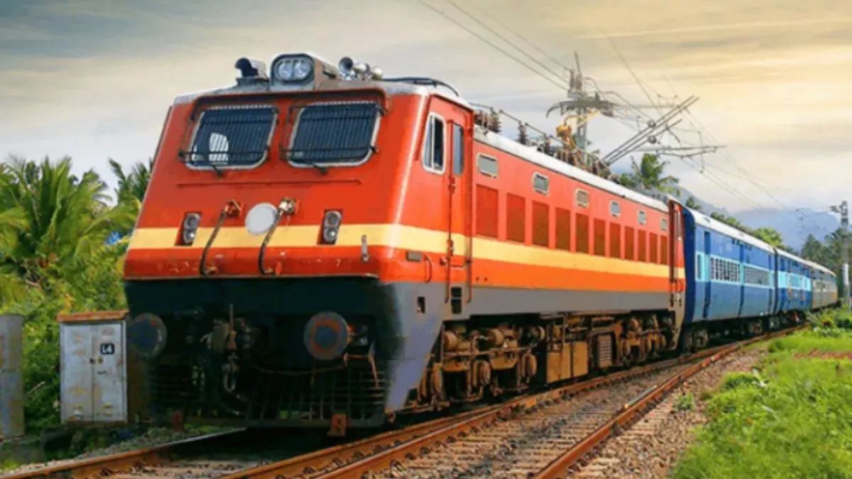 security guard suicide jhan shatabdi train incident in meerut