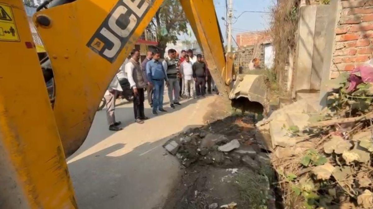 balrampur antiencroachment drive structures demolished