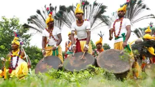 मुख्यमंत्री हेमंत सोरेन ने आदिवासी समाज की संस्कृति, पहचान और अधिकारों की रक्षा के लिए प्रतिबद्धता जताई।