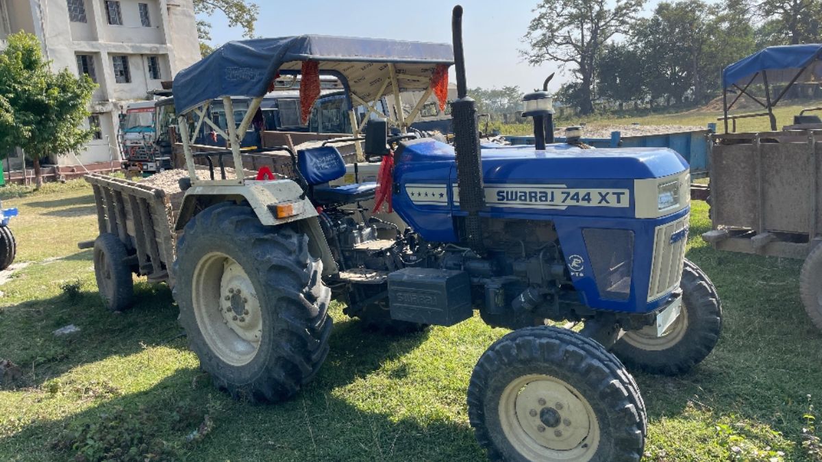 bihar police seizes vehicles in illegal sand mining crackdown