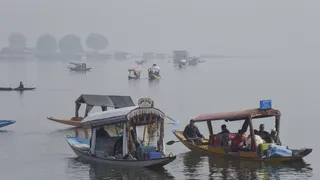 कश्मीर-हिमाचल की बर्फबारी से बढ़ेगी दिल्ली-एनसीआर में ठंड (फोटो- एएनआई)