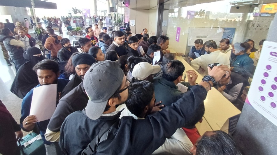 flight cancellations at lucknow airport disrupt travel plans