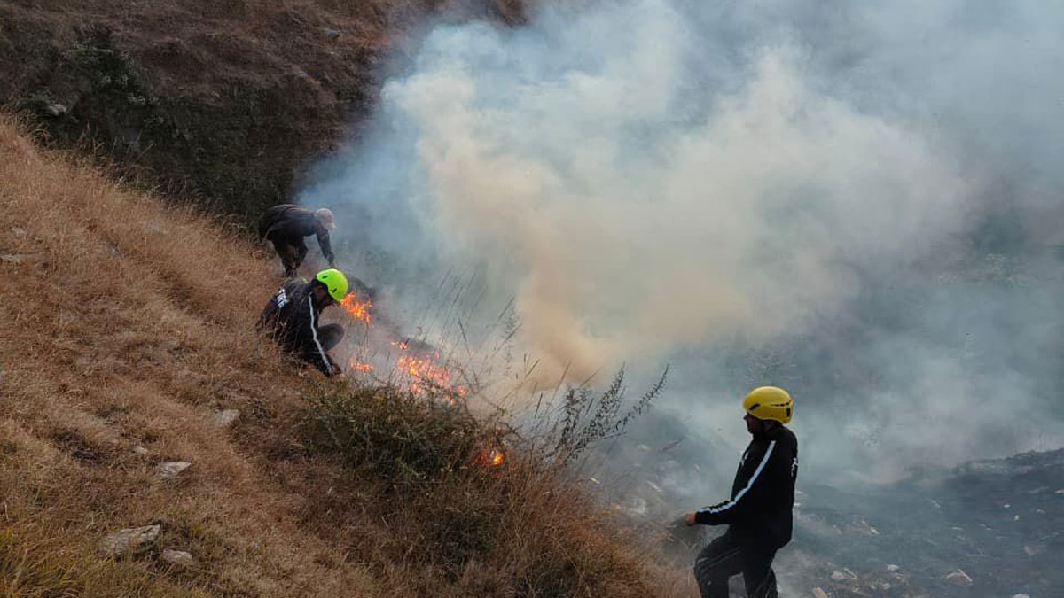 forest fire broke out near manaskhand science centre