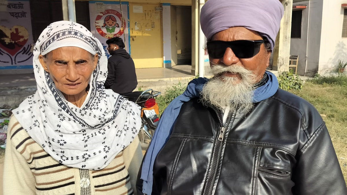 old age couple thumbprints erased how will they get ration