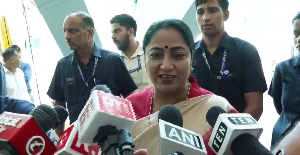 delhi diwali air quality cm claims improvement despite aqi data