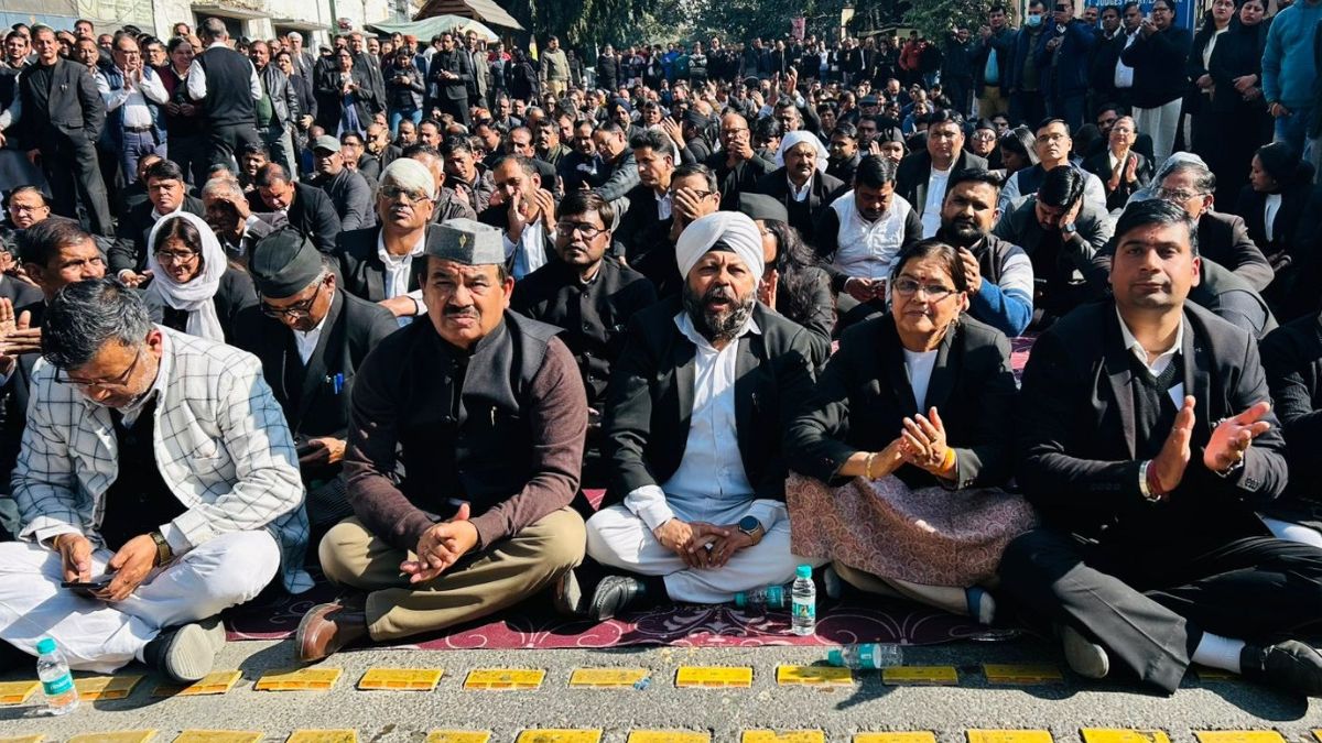 congress leader harak singh comment on sikh community but later apologized after matter escalated